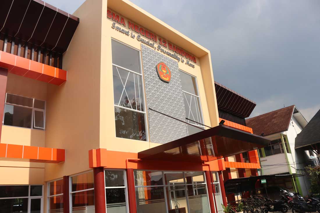 sman 12 bandung foto 1