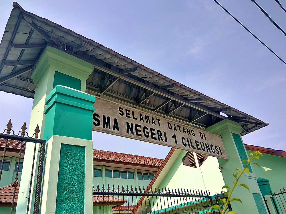 Sma negeri 1 cileungi kab bogor foto 1m