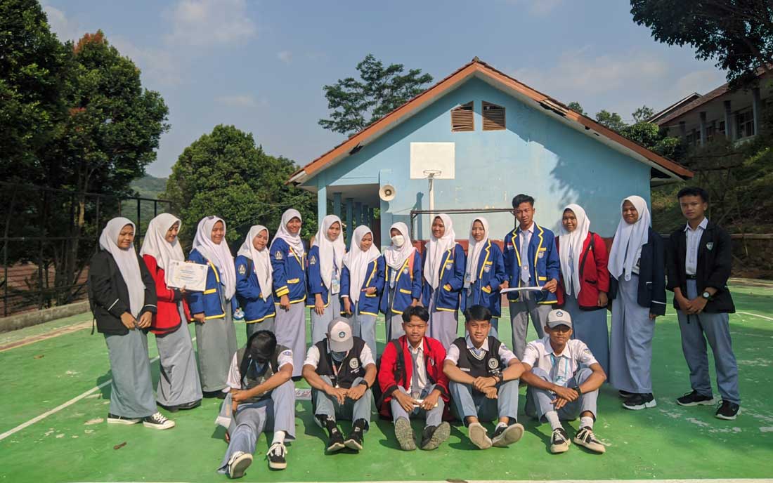 sman 1 sukajaya bogor foto 1