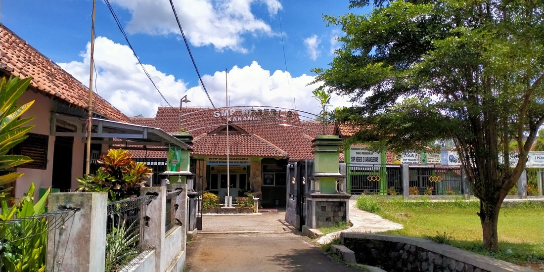 smp negeri 2 karangwelas banyumas foto1