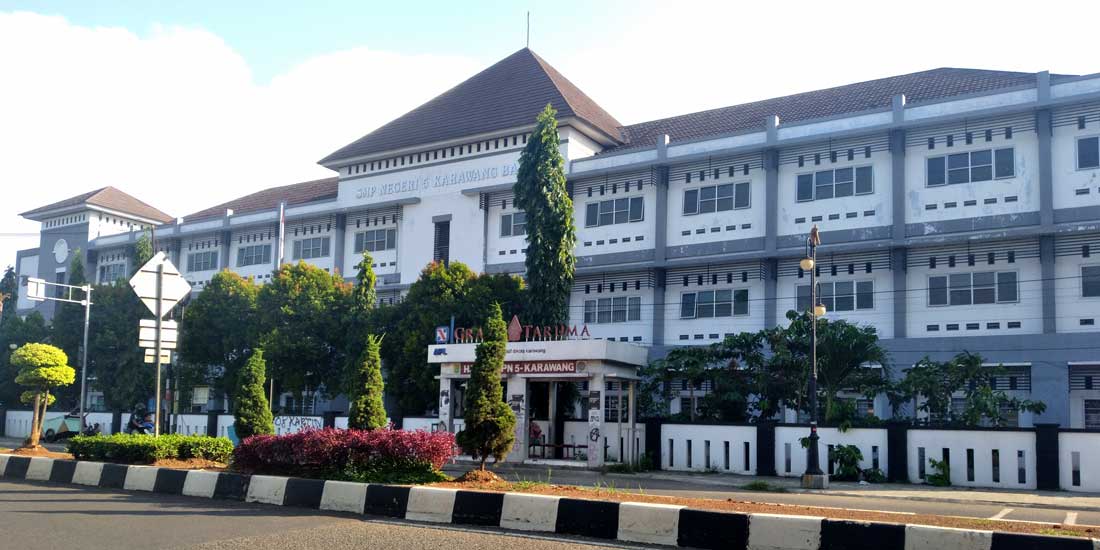  sekolah bekas rsbi, gedung sekolah sman 1 karawang