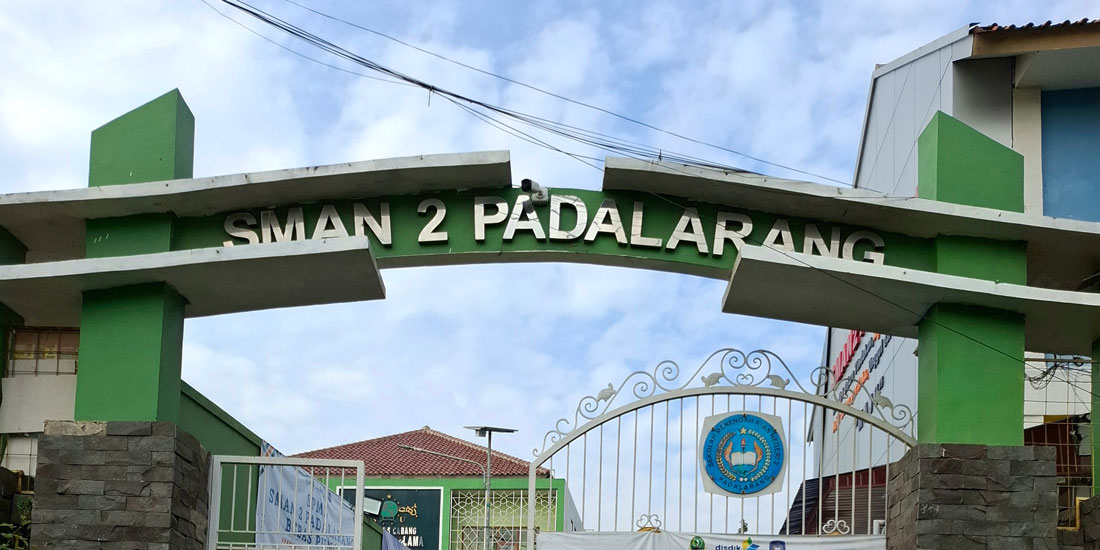 sman 2 padalarang gate