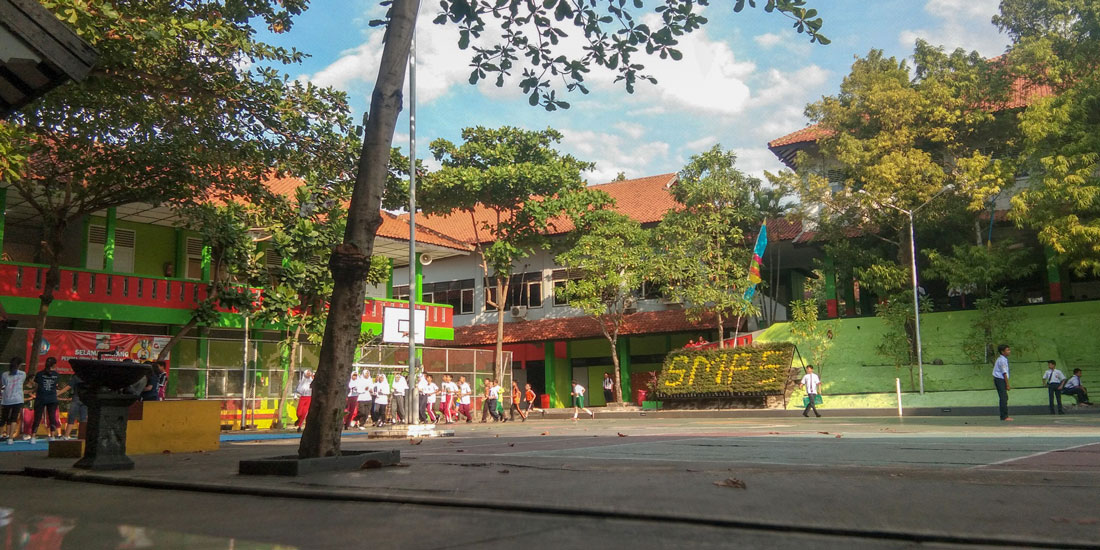 Suasana di dalam SMP Negeri 5 Semarang